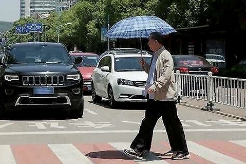 无奈又冤枉的3种违章，即使出于好心，中招也不能申诉？