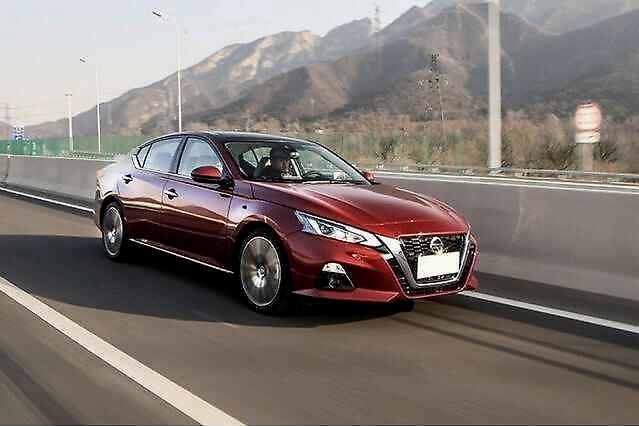 日系车玩起涡轮连大众都怕 第七代天籁对比迈腾