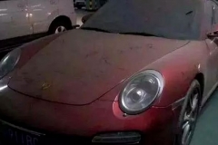 首都机场两辆豪车停了6年，停车费高达9万，原来？