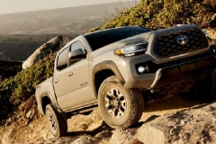 丰田美国卡车厂复工记：前三天一辆车没生产