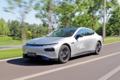 小鹏P7四驱高性能版：全家都喜欢的纯电四门轿跑