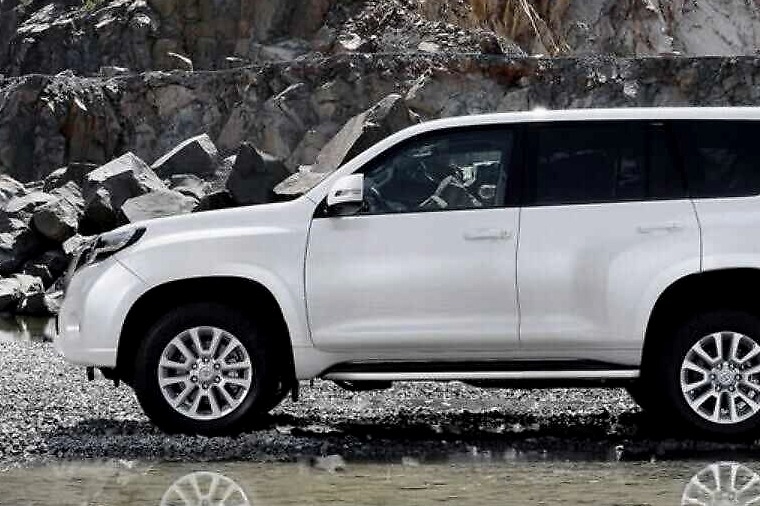 国产普拉多停产 车商清库存  提车加2万装饰 值不？