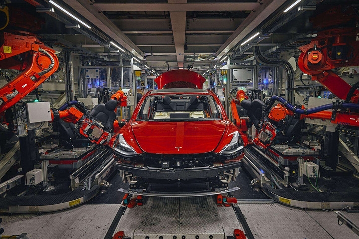 E周新势力 | 理想ONE被曝车内漏水；李斌淘宝直播带货320辆汽车；小鹏汽车自建工厂生产资质获批，P7将自主制造