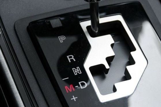 你真的会用自动挡吗？这几个坏习惯不改，难怪车子毛病多