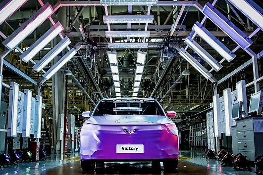 上汽通用五菱第2200万辆整车下线，发布五菱全球银标