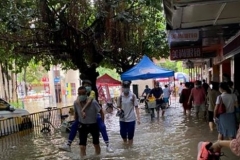 开车涉水，不注意这点等着车被报废吧