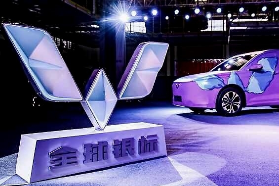 双喜临门，上汽通用五菱发布银标，又迎来第2200万辆车下线