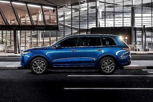 理想ONE停车不用熄火，会讲故事带孩子，奶爸车称号不是说说而已