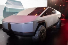 马斯克发推 特斯拉Cybertruck尺寸不减 或可能发布小皮卡