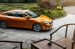 一公里三毛多，十万出头买家轿要想省油，还是得看它们