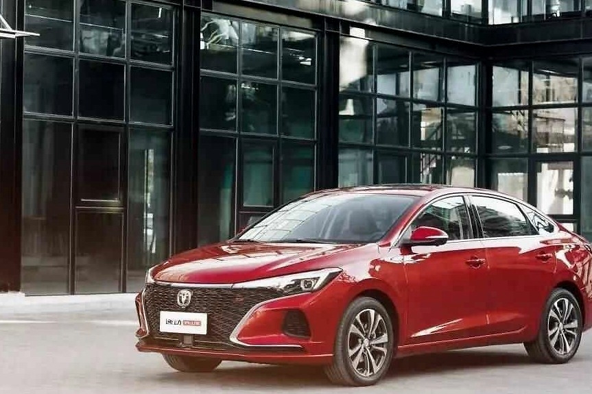 【e汽车】家轿老手PK新晋王者 长安逸动PLUS和朗逸到底怎么选？