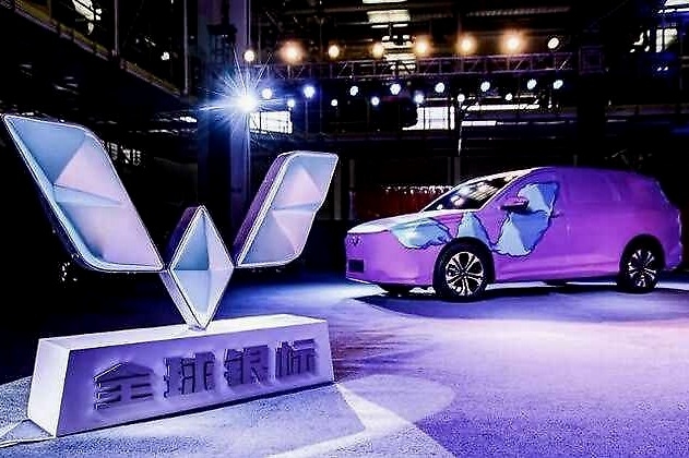 红标换银标，五菱升级背后尴尬的却是宝骏？