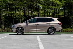 埃尔法级的二排享受，还有3档按摩，大众威然今晚8点上市