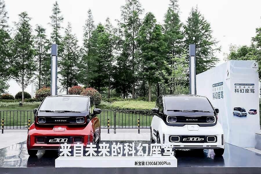 城市通勤利器，来自未来的科幻座驾，新宝骏E300抢订进行中