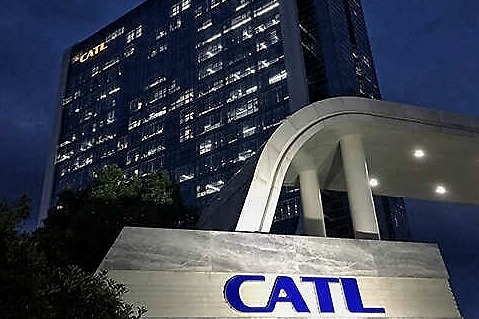 苛刻的针刺试验 扎在宁德时代肺管子上 TA说：我电池包好