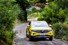 国产车越卖越贵了？这几款合资SUV十万块不到，你会买吗