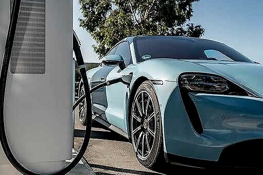 直击保时捷270kW快充，堪称充电界的高富帅