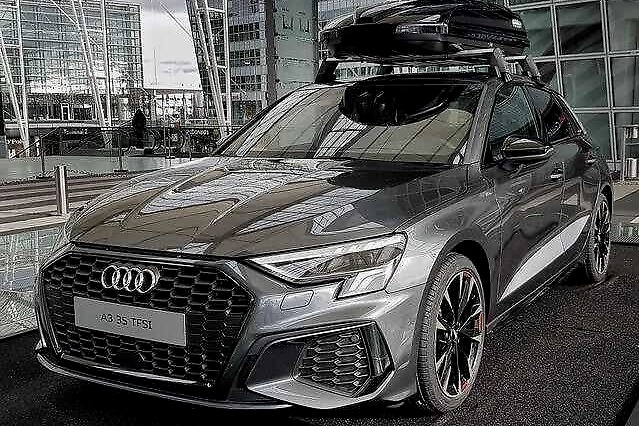 全新奥迪A3 Sportback实车现身，网友：这才是年轻人喜欢的菜