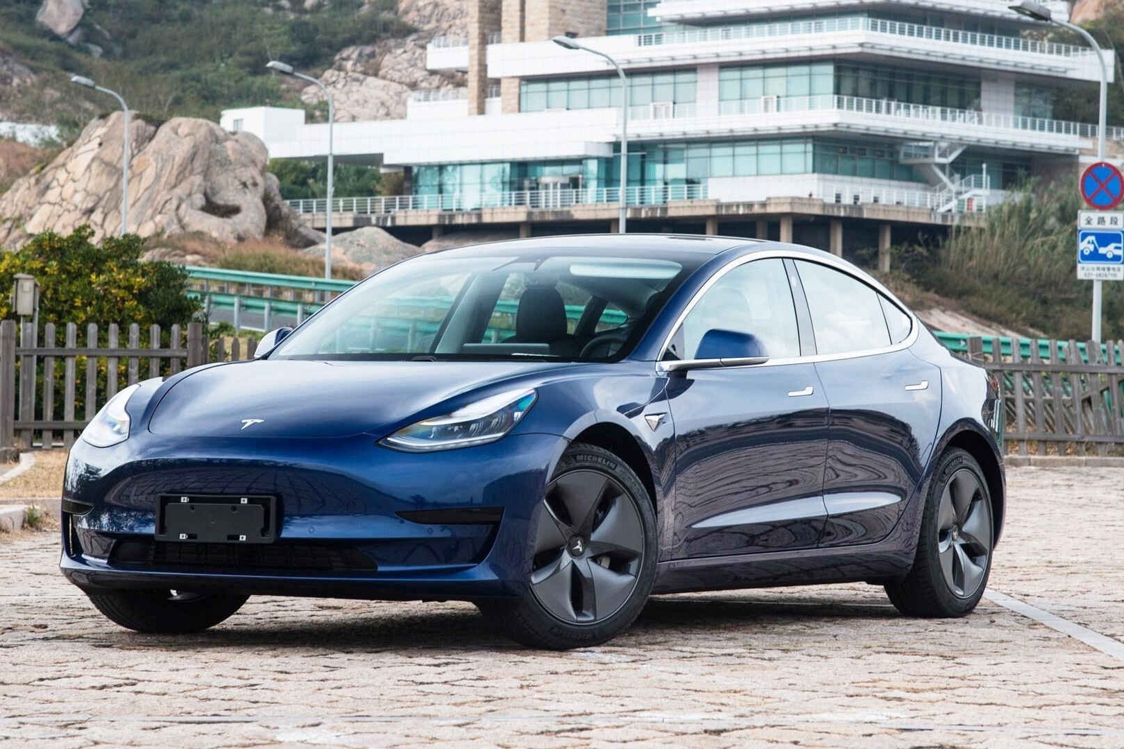 女士内裤挡车牌！实锤后车主竟然喊冤？