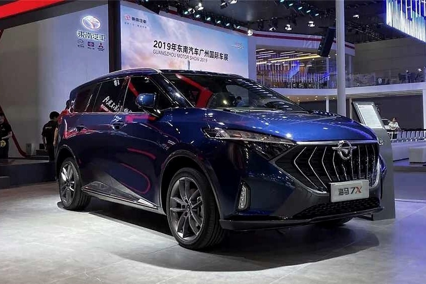 铃木启悦换标长安欧尚，宾利新款添越曝光…丨今日车闻