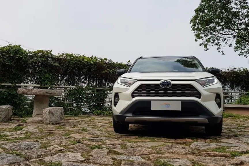 一辆家用SUV成网红，需要什么样的底子？