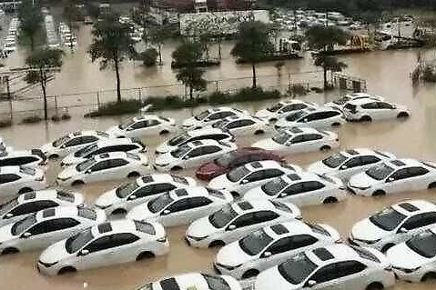 广州下了一场暴雨，泡水车成了香饽饽？