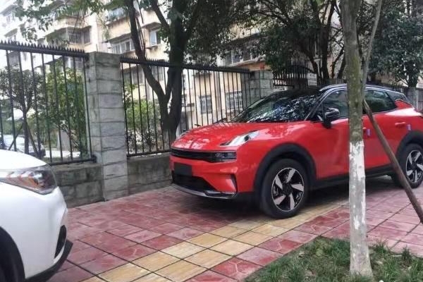 领克06街头实拍，内饰焕然一新，油耗仅1.5L，XR-V劲敌来了？