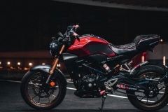 质感不输大排，本田入门级CB300R街车改装案例