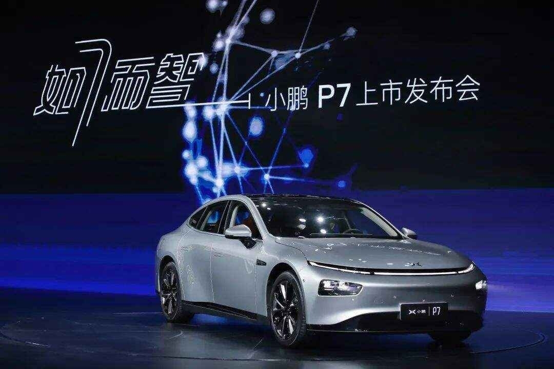 包你一眼就心动！两款帅爆国产轿车来袭，选谁都不错