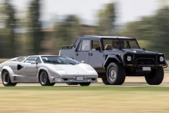 停车房｜全球最小的量产汽车，用手就能拎着走，还能进电梯