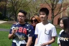 网友统一留言：留学生越来越傲慢，家长需要承担大部分责任