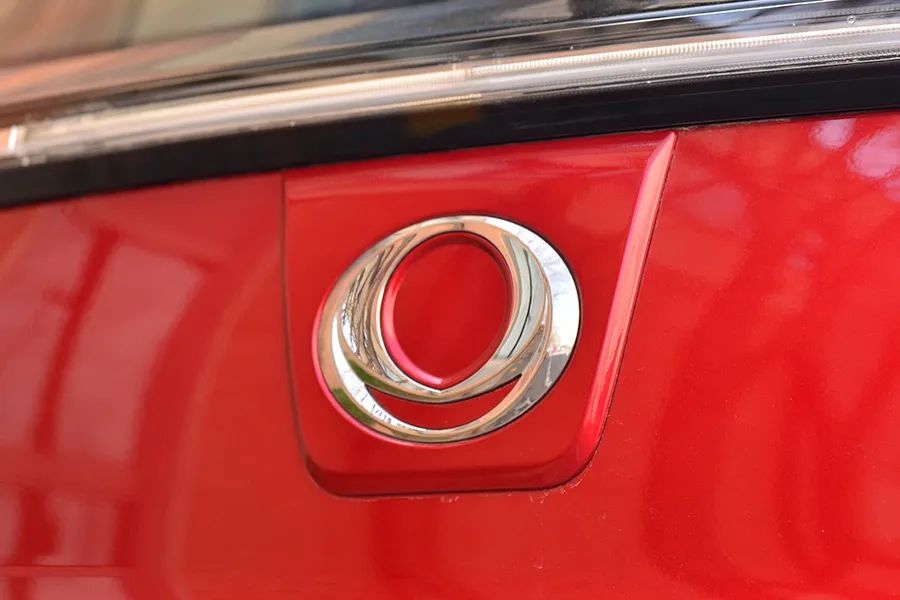 不比汽油的贵，难道因为没贴本田标？