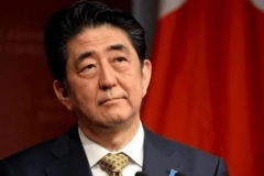 安倍说“病毒是从中国扩散到世界”，报应来了，日媒：再见安倍晋三