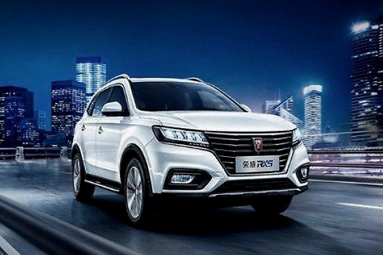 荣威RX5 4G互联百万款上市，全系标配全景天窗，售价9.98万元起