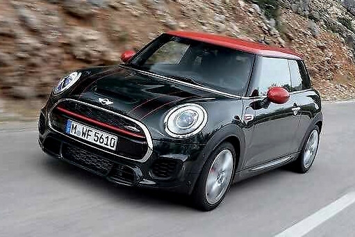 2.0T+8速，5.7s破百，无数男性都拜倒在她的石榴裙下