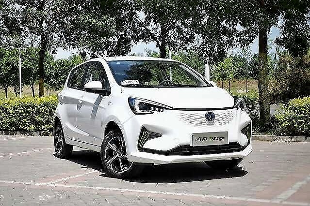 场爷撩车：试驾长安新能源奔奔E-Star，它能让你和家人省心又放心