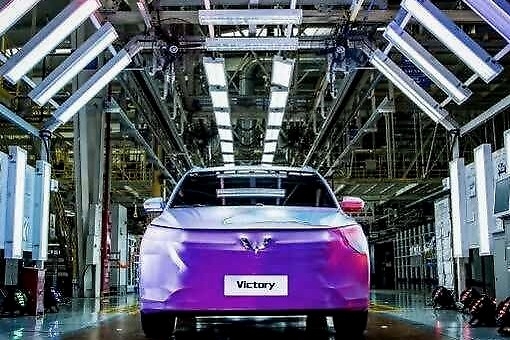 上汽通用五菱第2200万辆整车下线，发布五菱全球银标