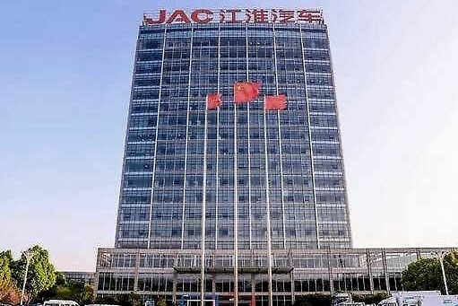 江淮汽车：浴火重生