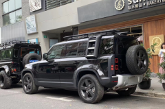 全新路虎卫士现身上海街头，你心动了吗？