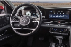 北京现代全新伊兰特内饰曝光 采用双联屏设计