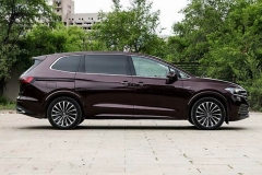 大众威然上市，39.98万元入顶配，难怪丰田埃尔法都受威胁