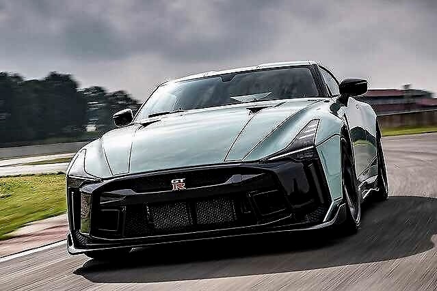 GT-R50 by Italdesign量产版确认，谁说日产赢不了法拉利？