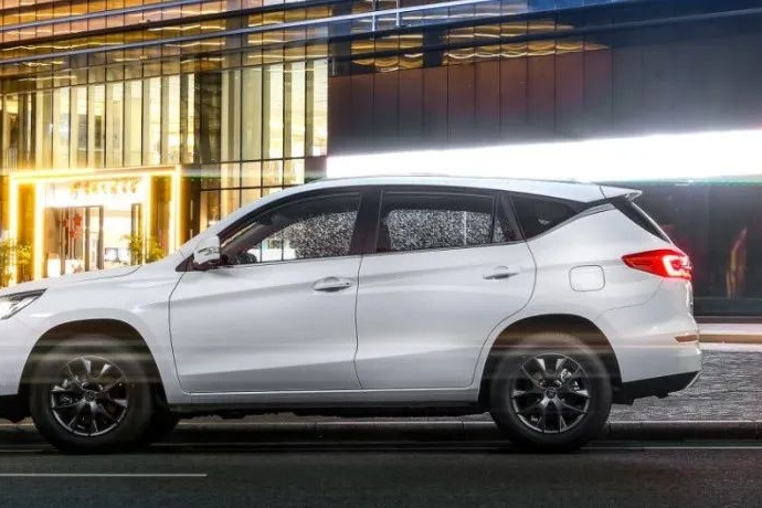 家有“神兽”交给谁？两款家用SUV带娃大PK