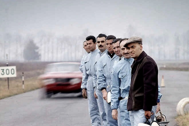 第一届F1冠军阿尔法·罗密欧，恩佐·法拉利和舒马赫都为它开过车