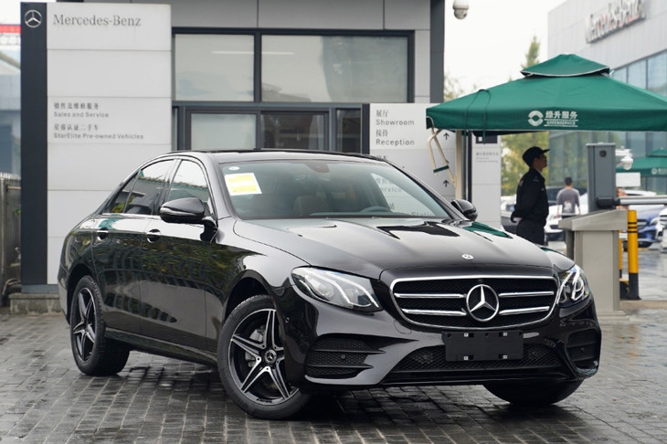 新款奔驰E 260运动版正式上市 售42.58万元