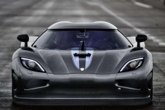 如何避免一脚“踩爆”超跑？别笑，跟你的爱车也有关