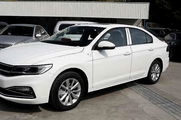 大众宝来将搭速腾同款1.2T动力，一公里仅3毛，还有全新车标