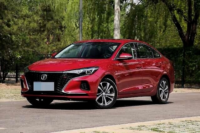 自主品牌开始造年轻运动化轿车，那还有思域什么事？