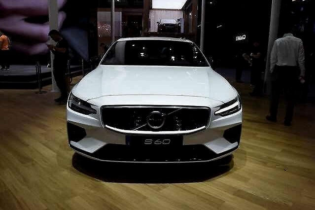 大幅降价，换代升级，沃尔沃S60为何销量依旧萎靡？