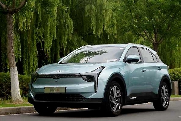 哪吒U试驾体验，于无声处听惊雷